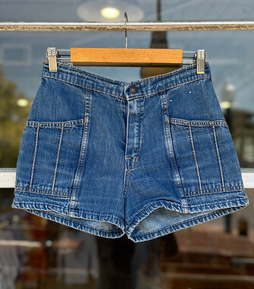 70’s dark wash denim shorts
