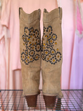 Vintage Tan Suede Studded Cowgirl Boots | Size 7