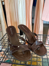 Vintage Chocolate Leather Toe-Loop Heels With Silver Details|Size 10