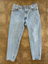 Vintage Levi’s 550 relaxed fit tapered leg jeans