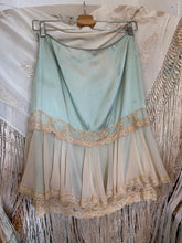 80’s does 20’s seafoam silk & ivory lace  layered skirt | size 6