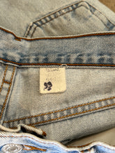 Vintage Levi’s Light-wash Blue Jeans|33”X30”