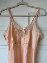 Vintage 1940’s Melodeelane Petal Pink Slip Dress| Size small