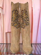 Vintage Tan Suede Studded Cowgirl Boots | Size 7