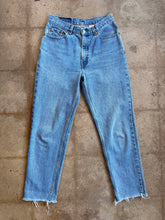 Vintage High Waist 512 Levis | tag size 9