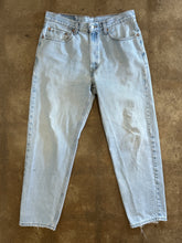 Vintage Levi’s Light-wash Blue Jeans|33”X30”