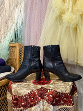 Vintage Grigiarancio black leather heeled ankle boots | 38