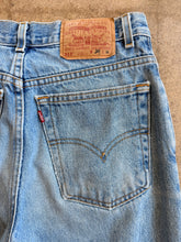 Vintage High Waist 512 Levis | tag size 9