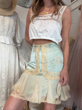 80’s does 20’s seafoam silk & ivory lace  layered skirt | size 6