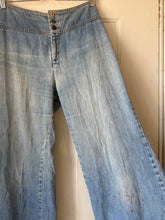 Vintage Levi’s Flare Jeans|waist 29”