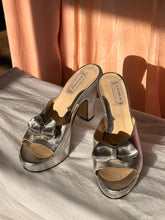 70’s EVOQUE Leather Metallic Silver Bow Platform Mule Heels | size 41