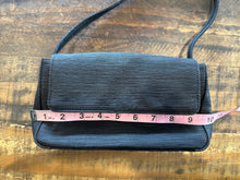 Vintage 90’s/2000’s Ann Taylor Black Linen Flap Shoulder Bag