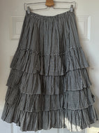 Vintage gingham plaid tiered maxi skirt|M/L