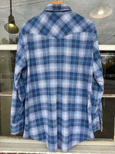 Vintage Pearl Snap Blue Flannel|Large