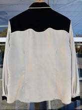 Vintage Wrangler Two-Toned Western Embroidered Pearl Snap Shirt|Medium