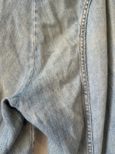 Vintage Levi’s Flare Jeans|waist 29”
