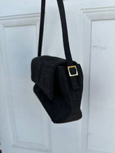 Vintage 90’s/2000’s Ann Taylor Black Linen Flap Shoulder Bag