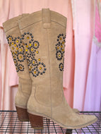 Vintage Tan Suede Studded Cowgirl Boots | Size 7