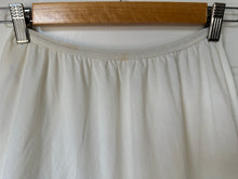 Vintage White Tiered Lace
Petticoat Slip Skirt|M