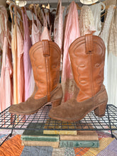 Vintage Dexter two tone leather & suede cowgirl boots | size 9