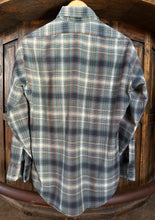 Vintage Levi’s Plaid Button Up Shirt|Medium