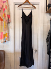 2002 Victoria’s Secret Black Silk Rose Embroidered Maxi Slip | M