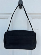 Vintage 90’s/2000’s Ann Taylor Black Linen Flap Shoulder Bag