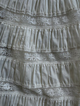 Vintage White Tiered Lace
Petticoat Slip Skirt|M