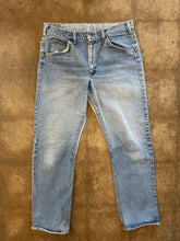 Vintage Lee Light-Wash Jeans|Waist 33”