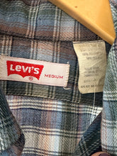 Vintage Levi’s Plaid Button Up Shirt|Medium